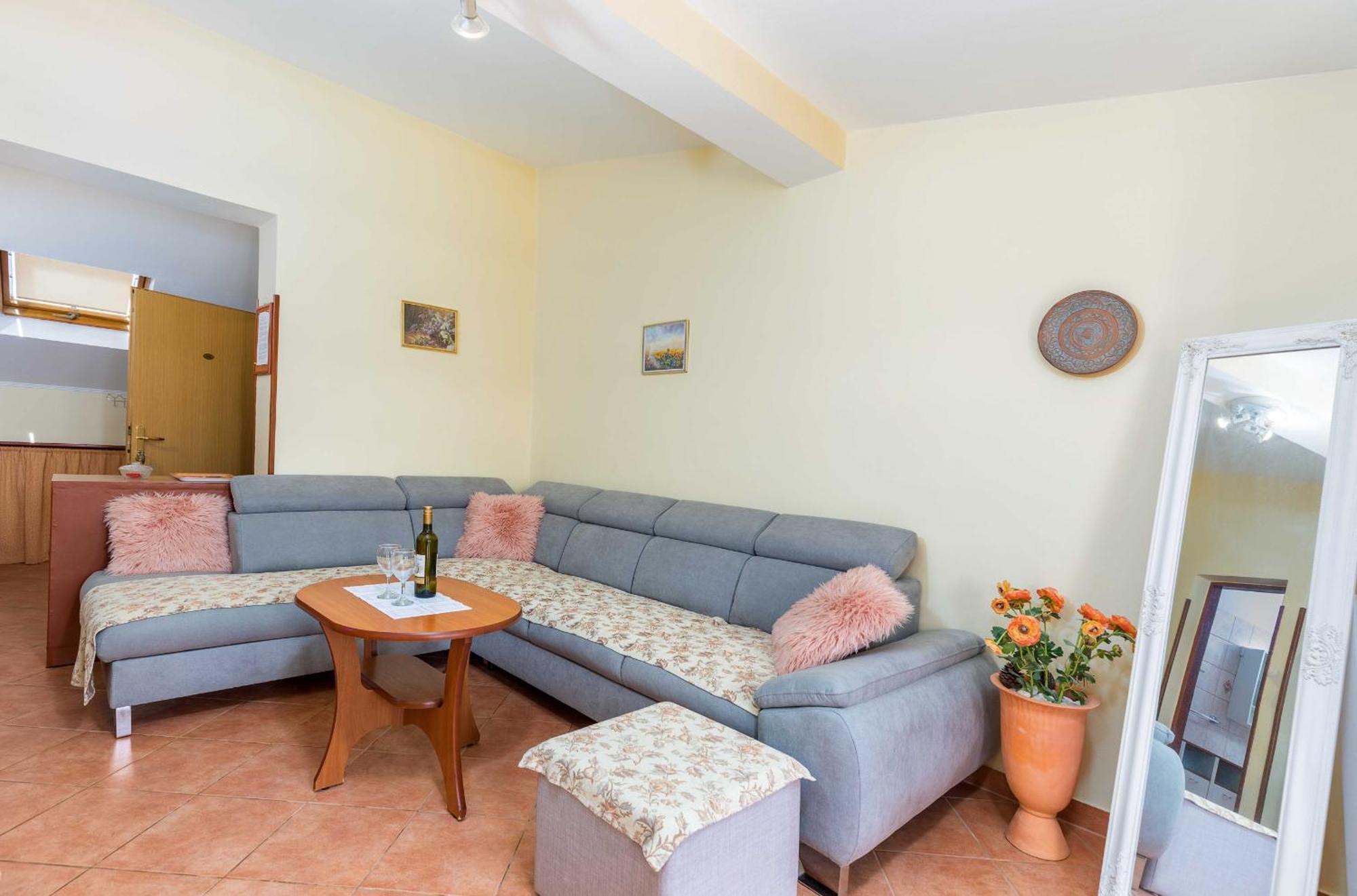 Villa Nada In Fazana - Near The Beach ภายนอก รูปภาพ